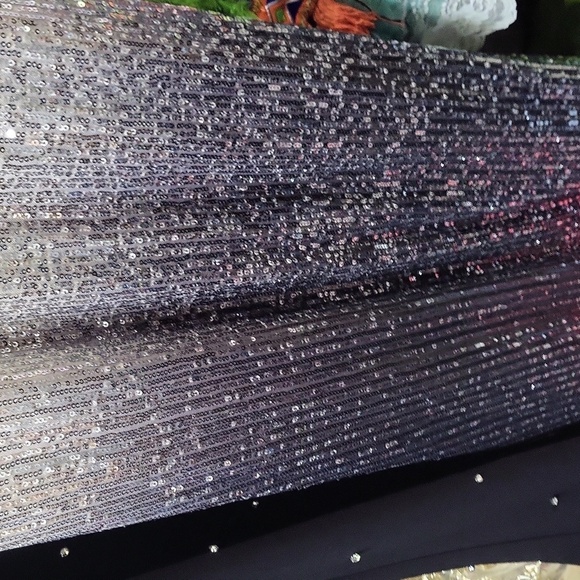 Mac Duggal Ieena 70142 Halter Gown NWT Ombre  size 4 - Picture 7 of 7